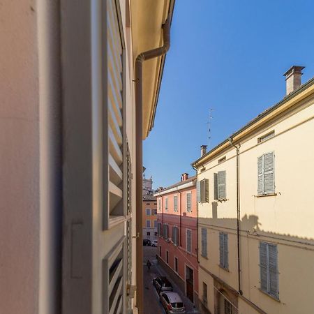 Parrot House - Casa In Centro A Parma Exterior photo