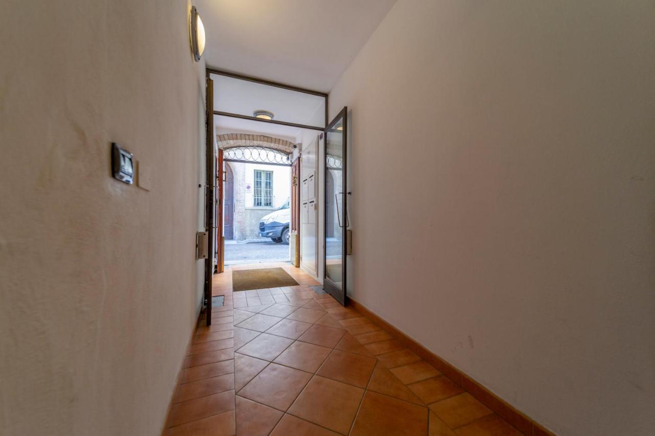 Parrot House - Casa In Centro A Parma Exterior photo